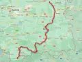 Mapa z zaznaczoną trasą rowerową wiodącą przez malownicze tereny, w tym okolice Nowego Sącza.