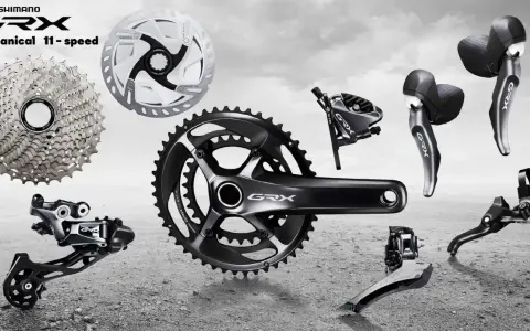 Komponenty rowerowe Shimano GRX: kaseta, korba, przerzutki, hamulce i manetki. Grupa GRX stworzona do jazdy gravelowej.