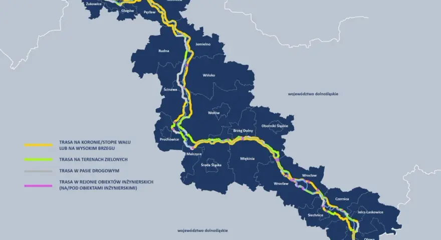 Mapa pokazuje trasę rowerową wzdłuż Odry, z zaznaczonymi różnymi typami dróg i miejscowościami.