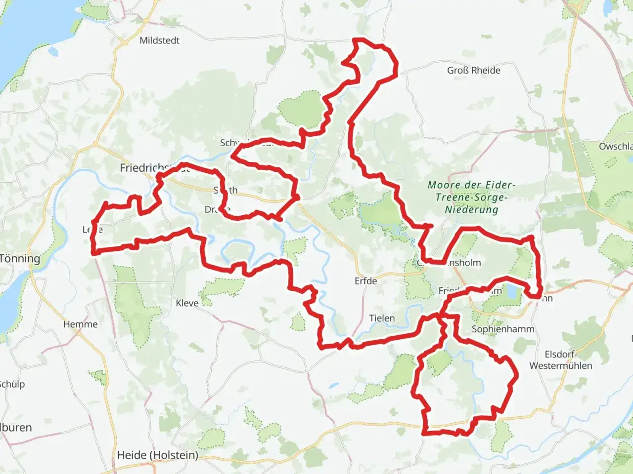 Trasa rowerowa EuroVelo 4 wije się przez malownicze tereny, omijając jeziora i lasy, prowadząc przez miejscowości takie jak Friedrichstadt i T&ouml;nning.